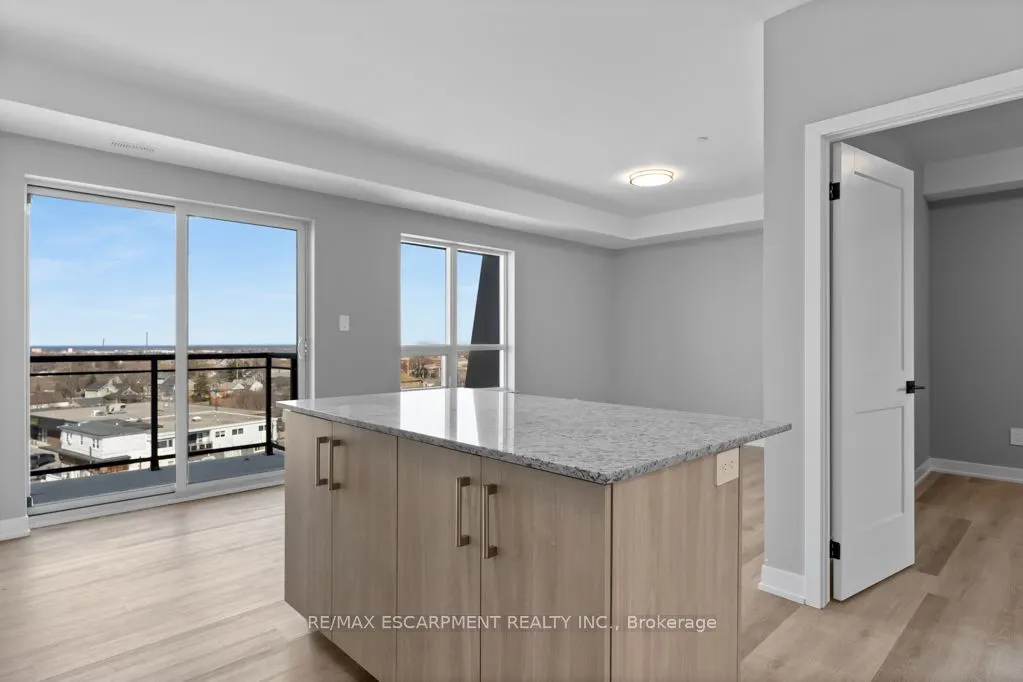 5002 King Street, #202