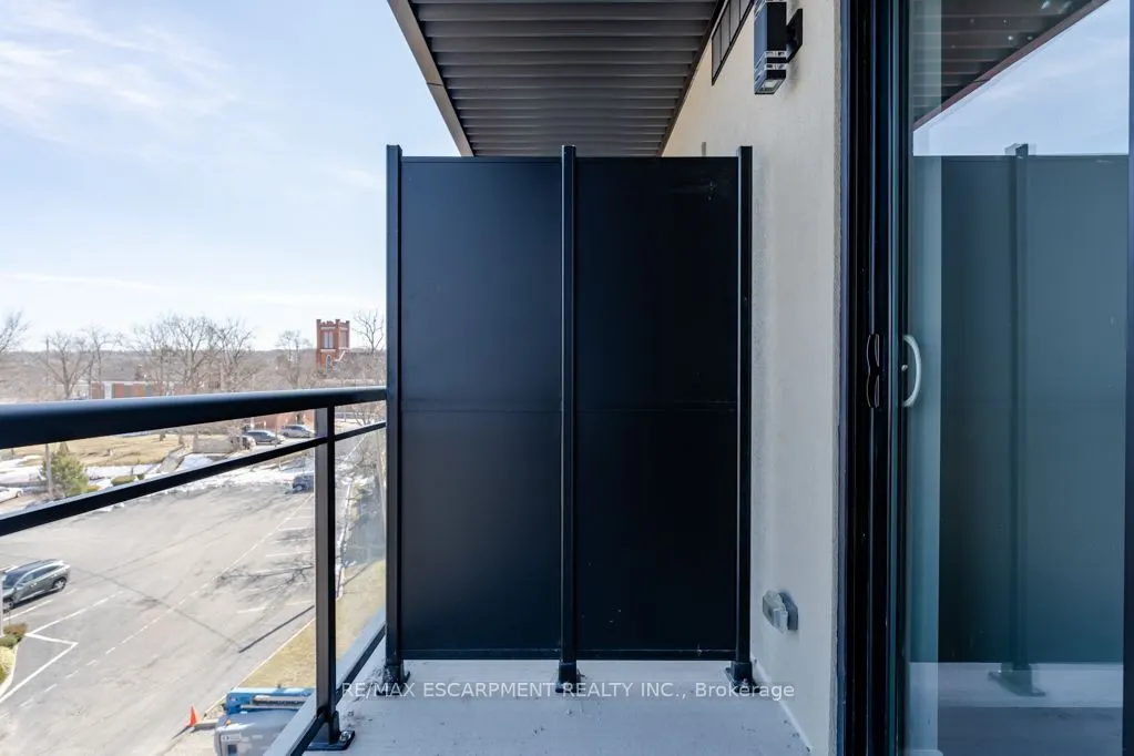 5002 King Street, #202