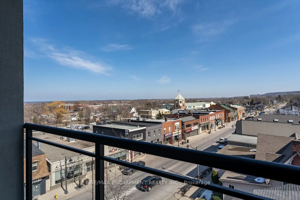 5002 King Street, #202