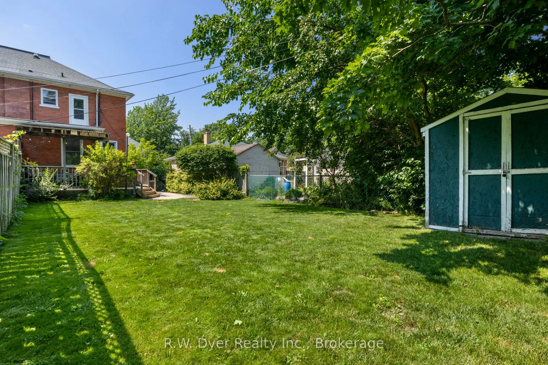 229 Waterloo Street N