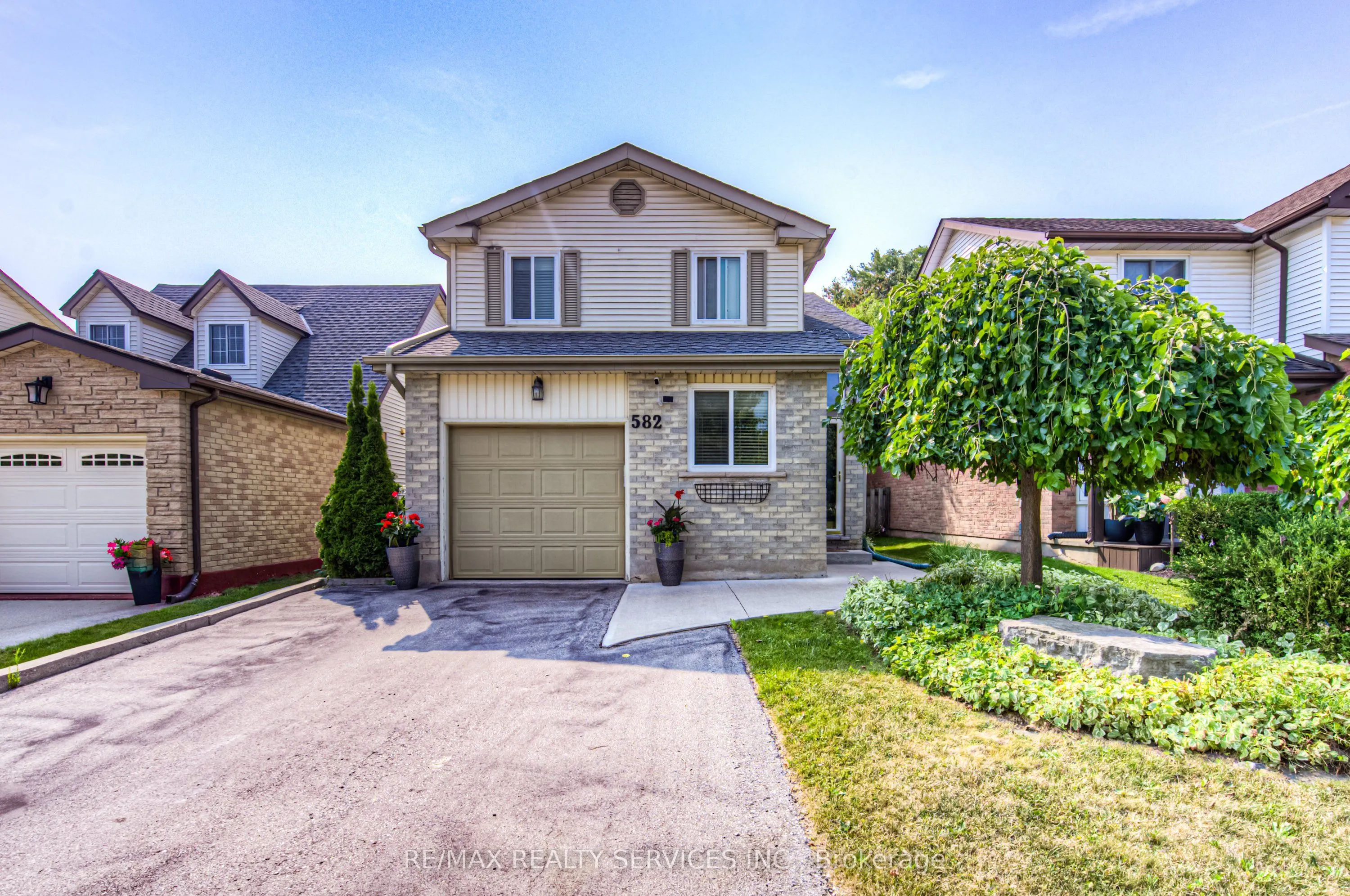 582 Drummerhill Crescent NE