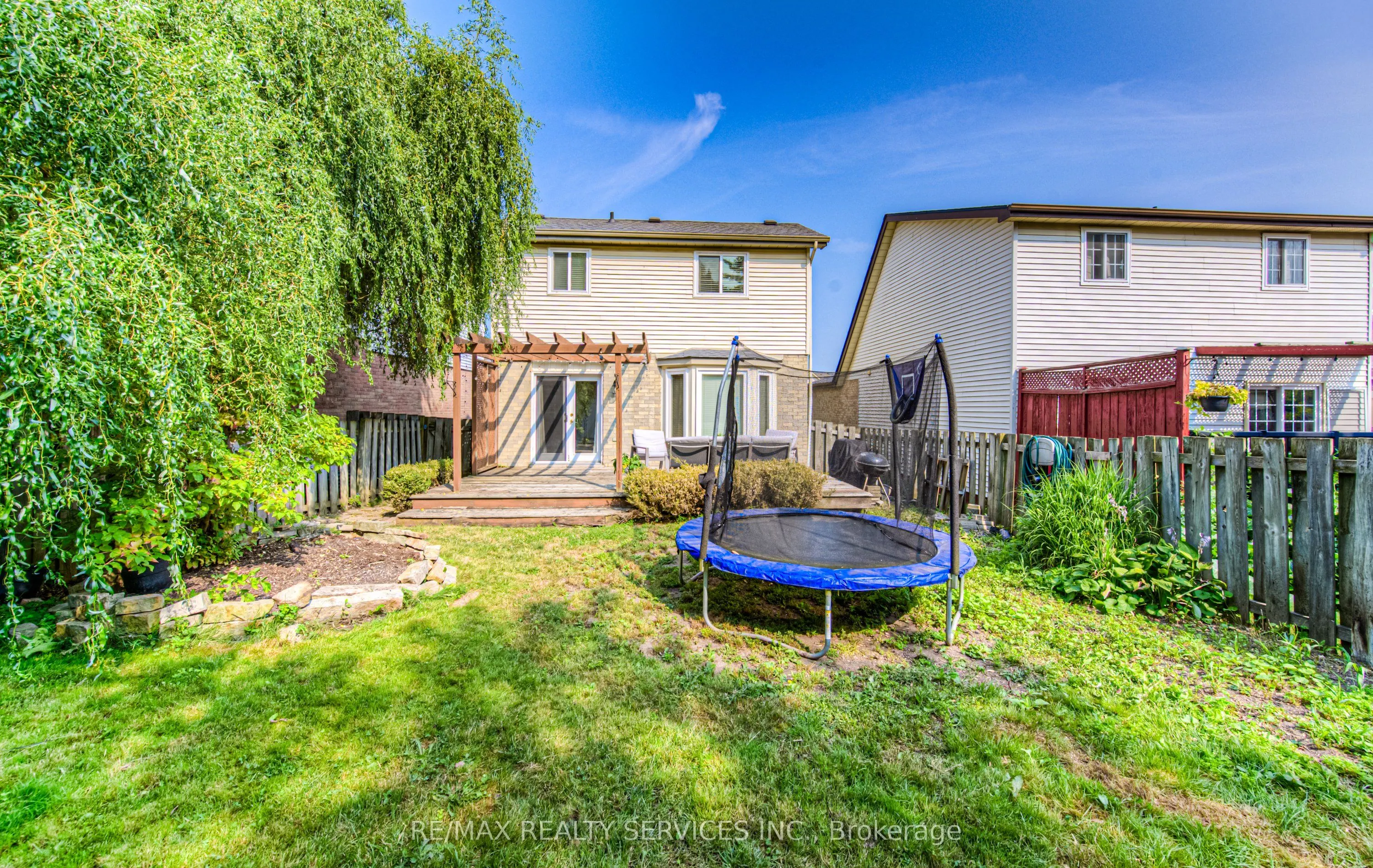 582 Drummerhill Crescent NE