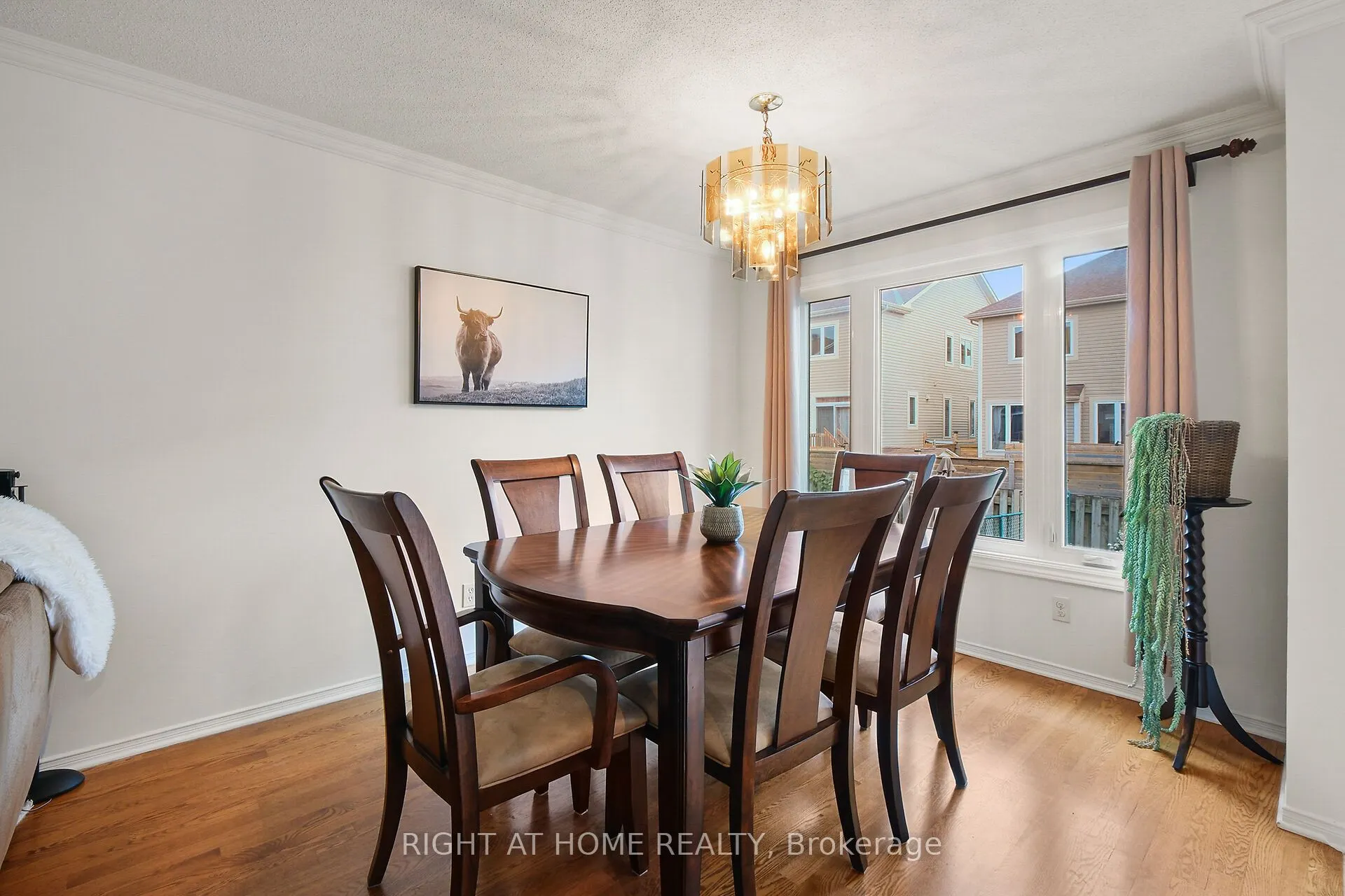 77 Flowertree Crescent