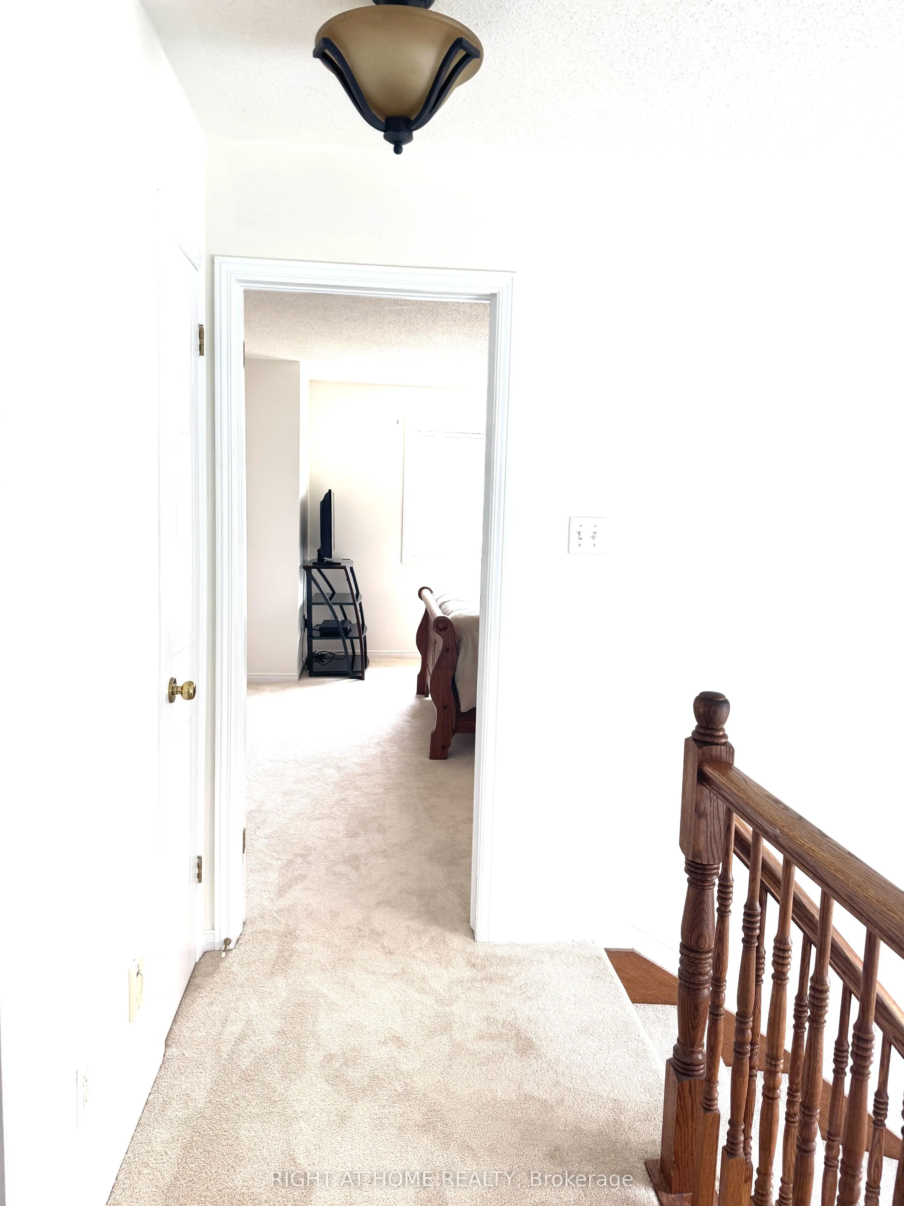 77 Flowertree Crescent