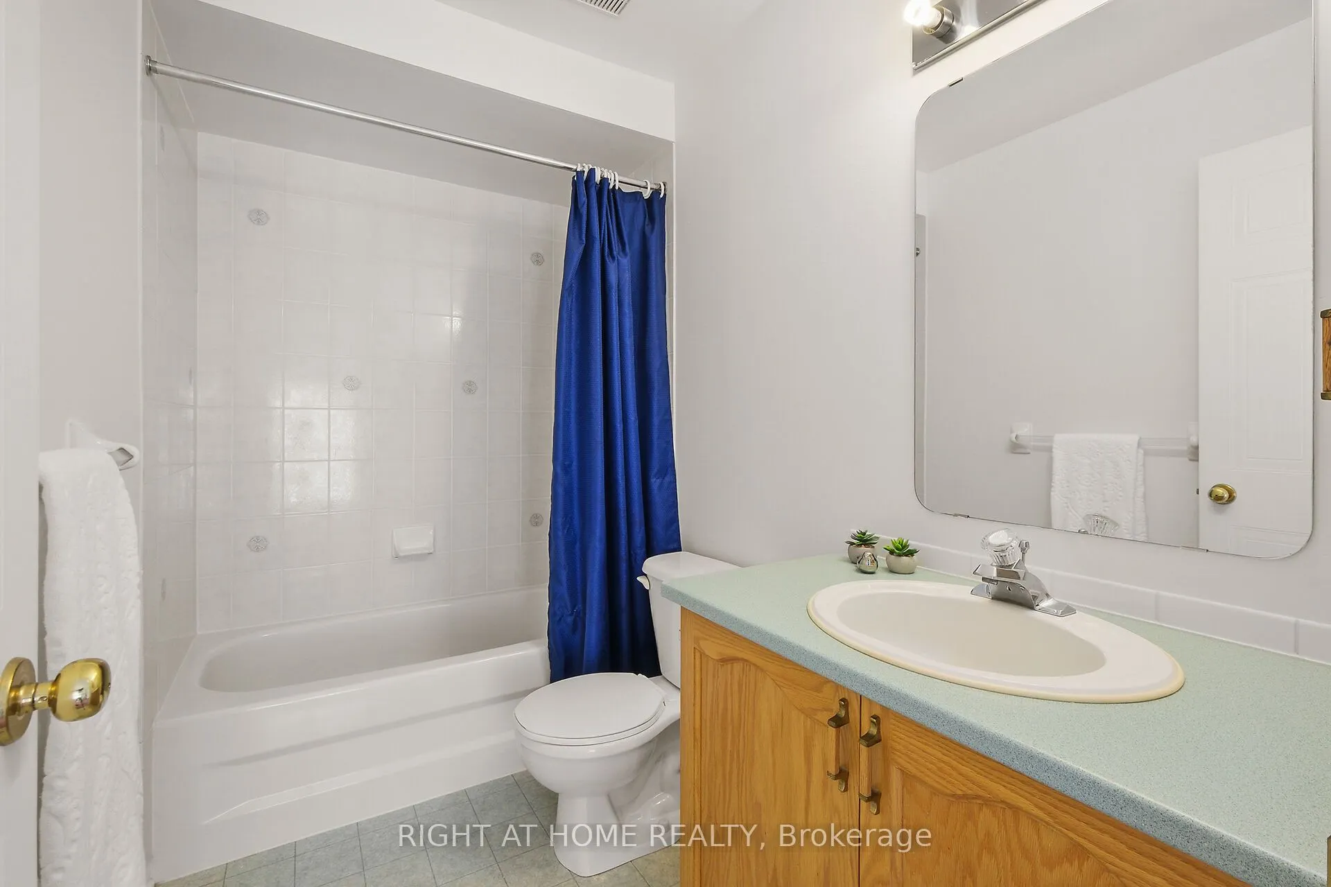 77 Flowertree Crescent