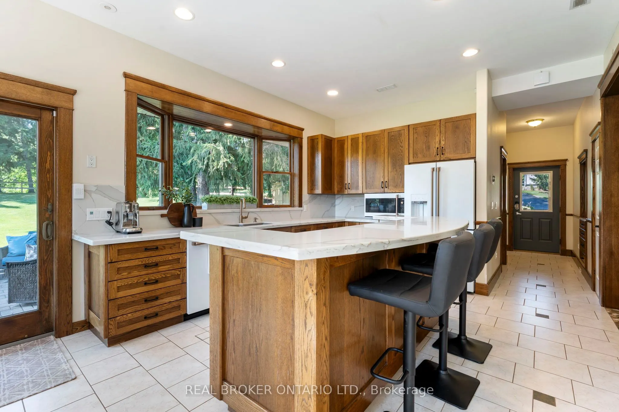 182 Governor's Rd Road E