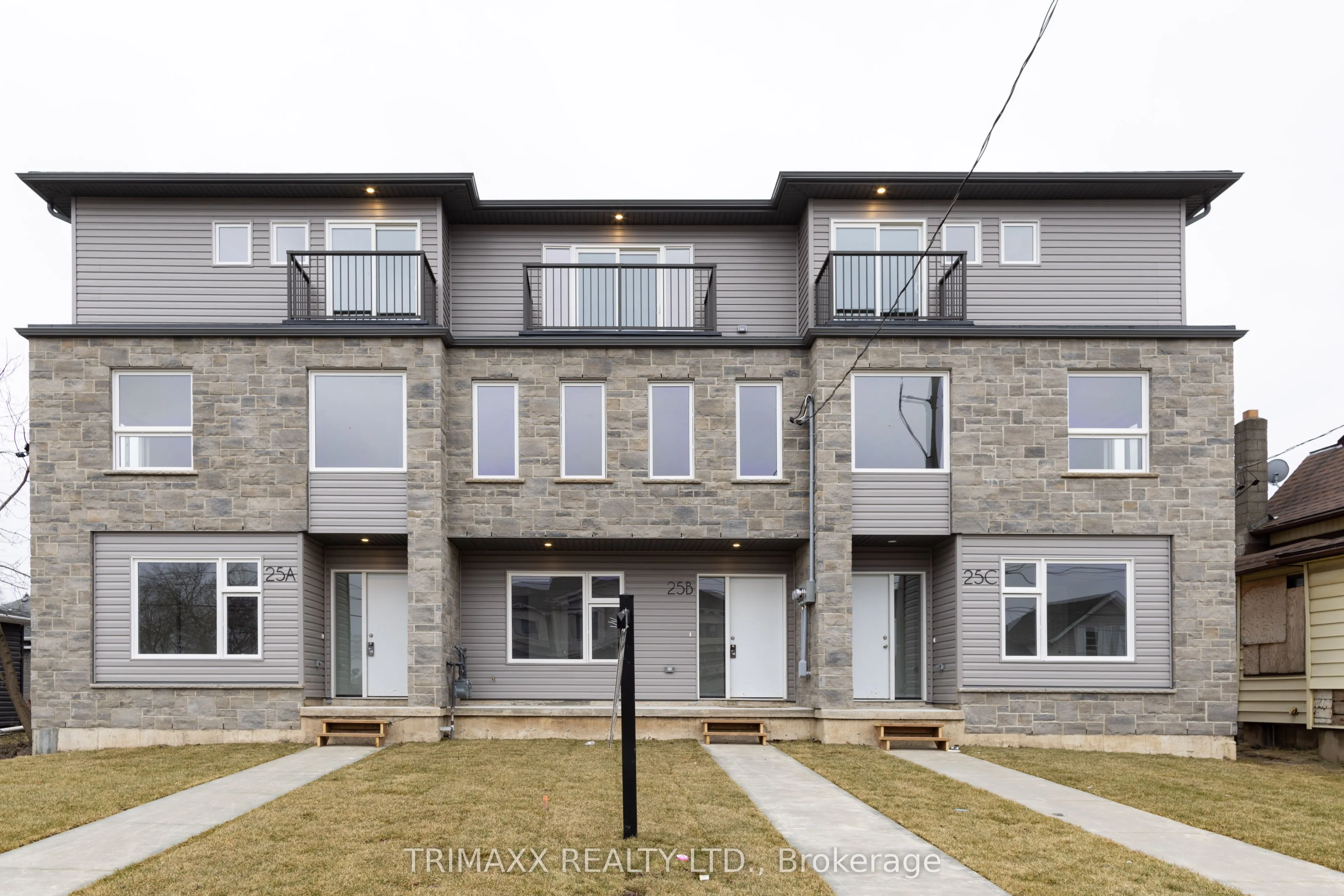 25B Oakdale Avenue