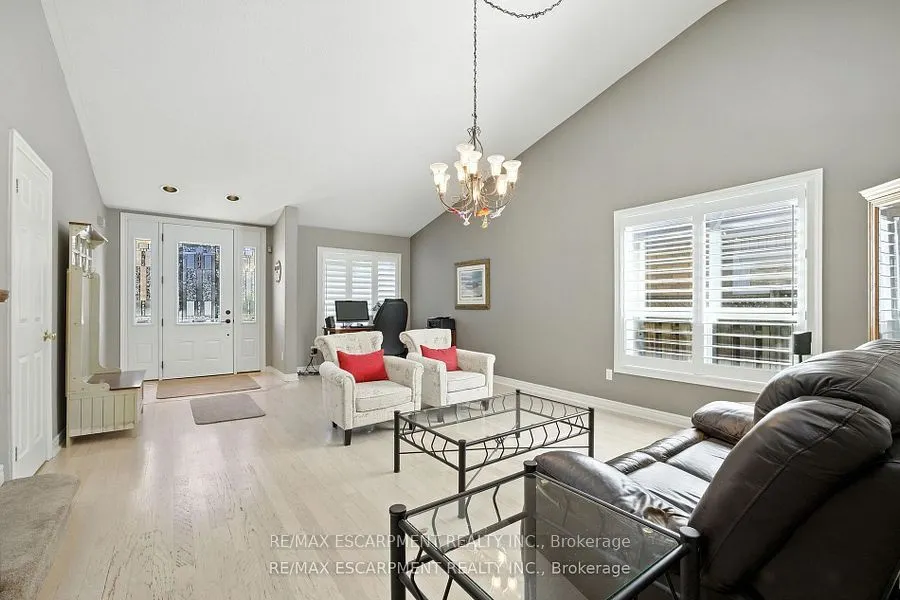 17 Hillgarden Drive