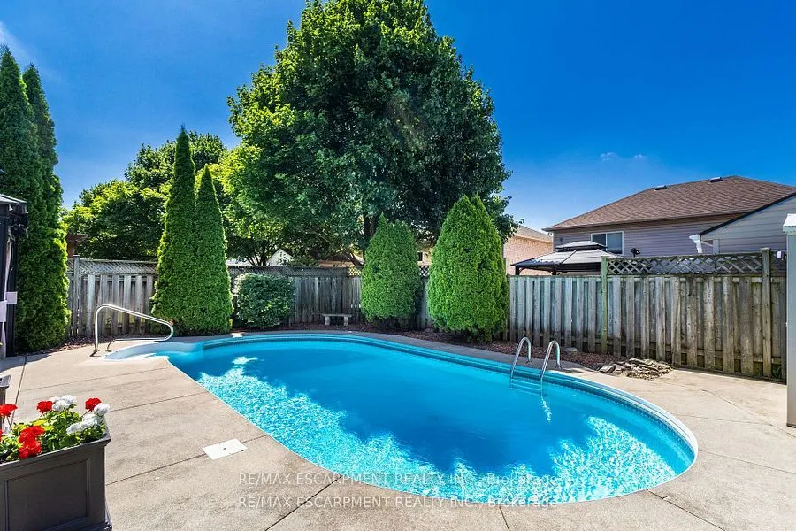 17 Hillgarden Drive