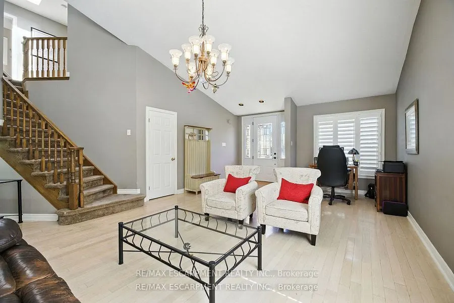 17 Hillgarden Drive