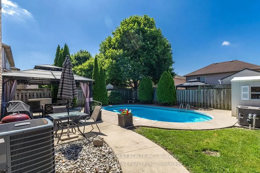 17 Hillgarden Drive