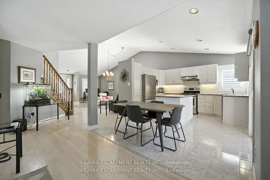 17 Hillgarden Drive