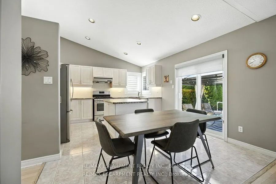 17 Hillgarden Drive