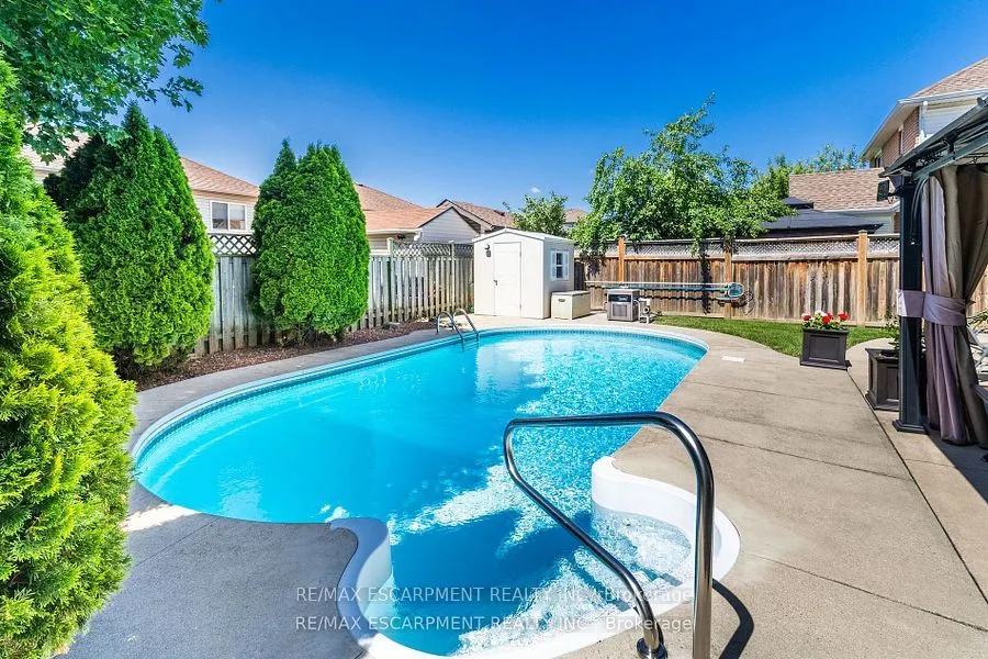17 Hillgarden Drive