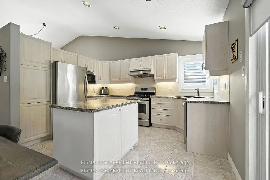 17 Hillgarden Drive