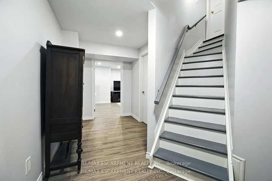 17 Hillgarden Drive