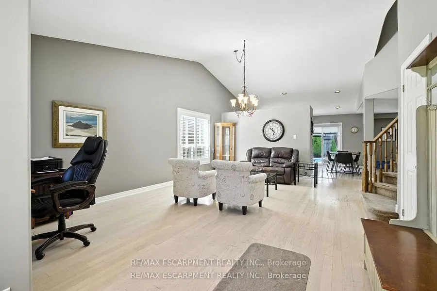 17 Hillgarden Drive
