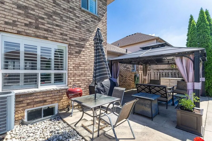 17 Hillgarden Drive
