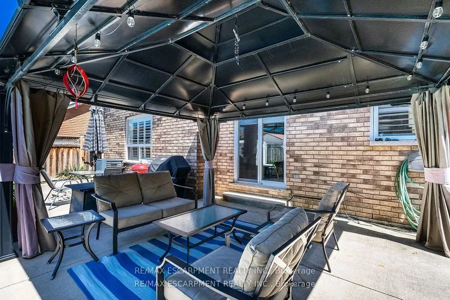 17 Hillgarden Drive