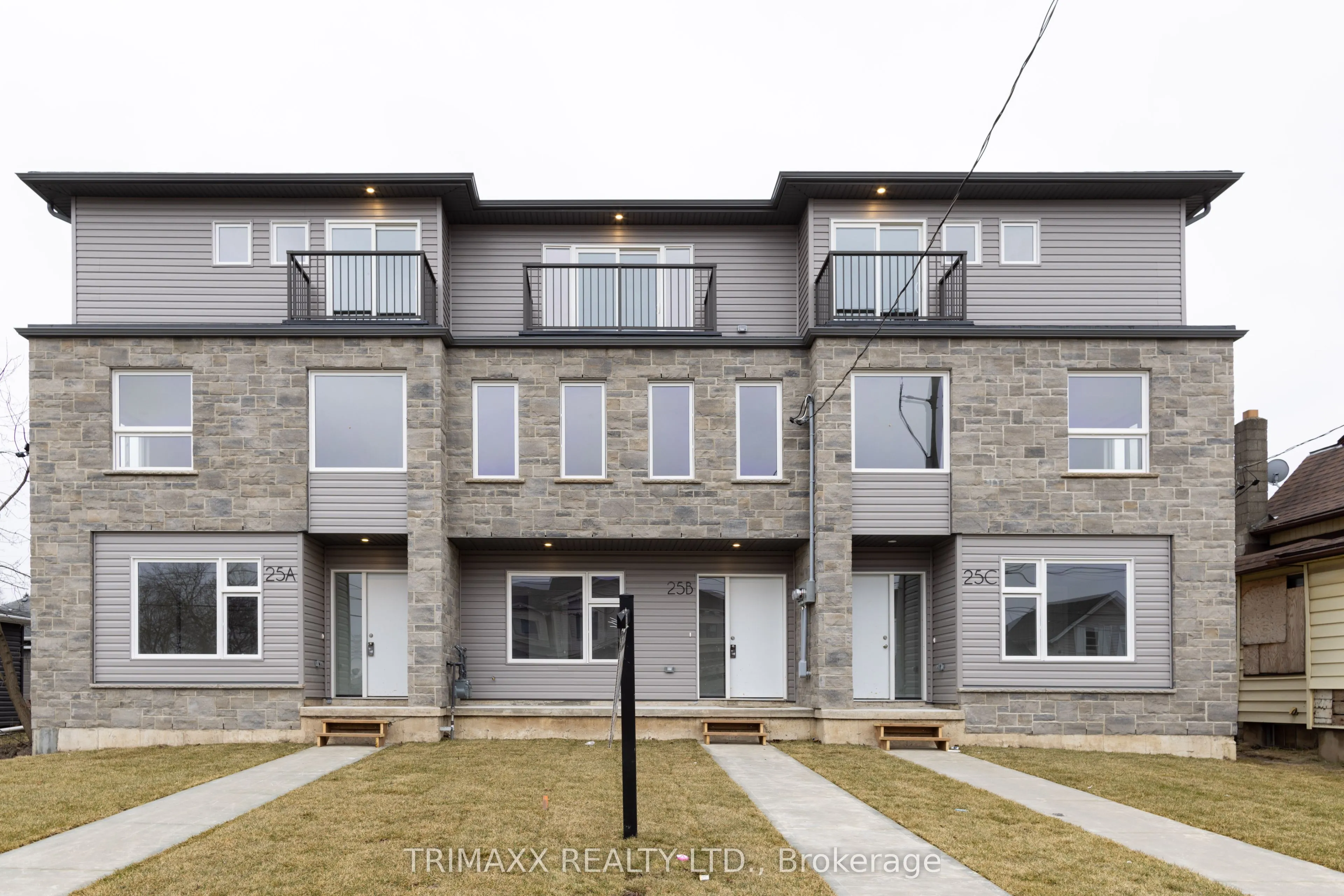 25B Oakdale Avenue