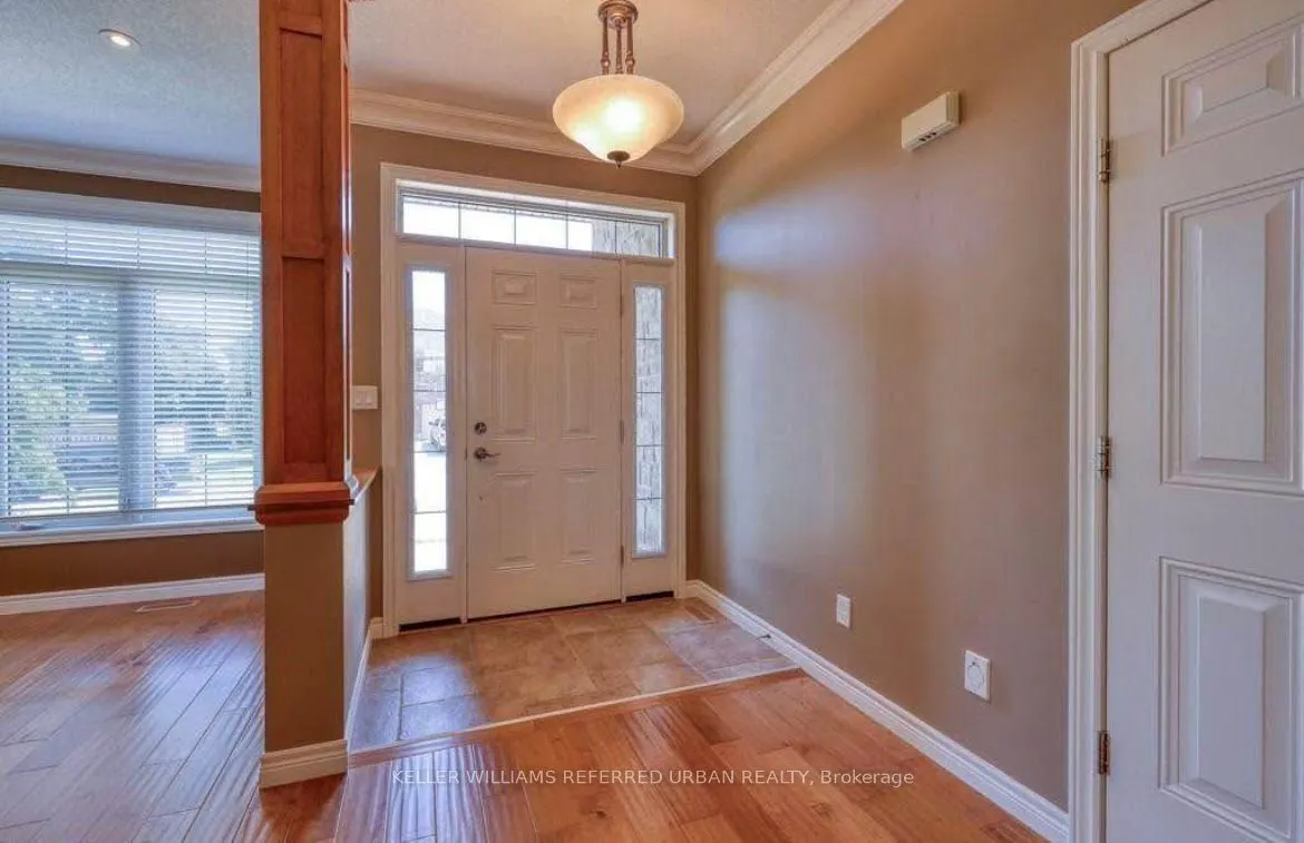 577 Hummingbird Crescent