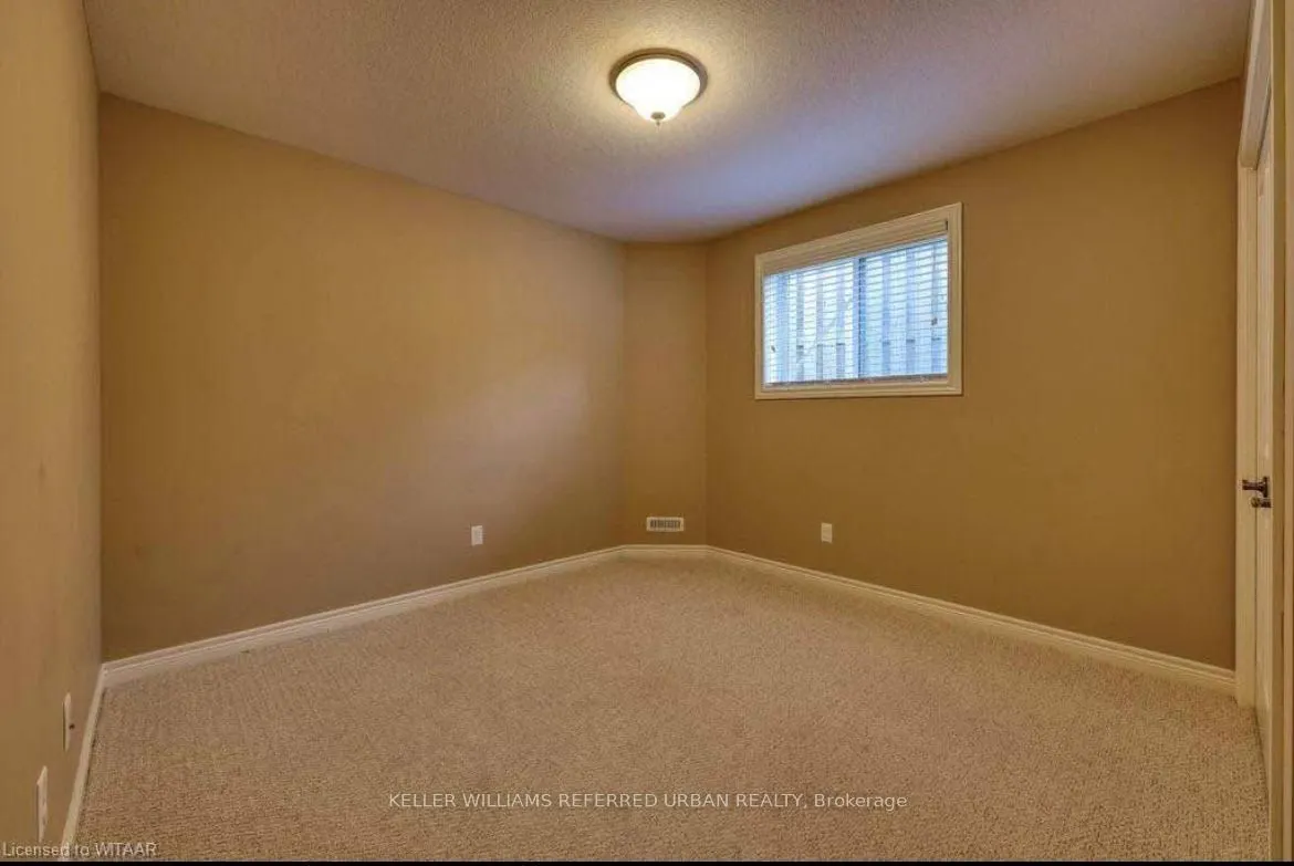 577 Hummingbird Crescent