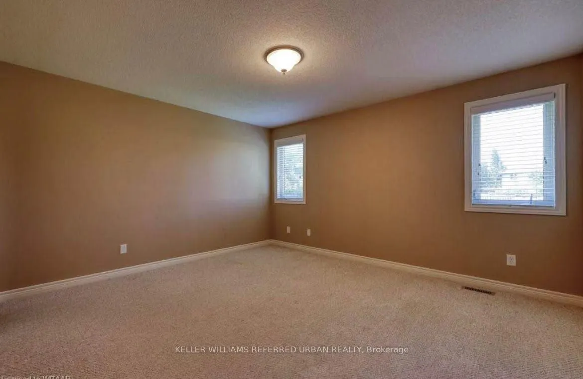 577 Hummingbird Crescent