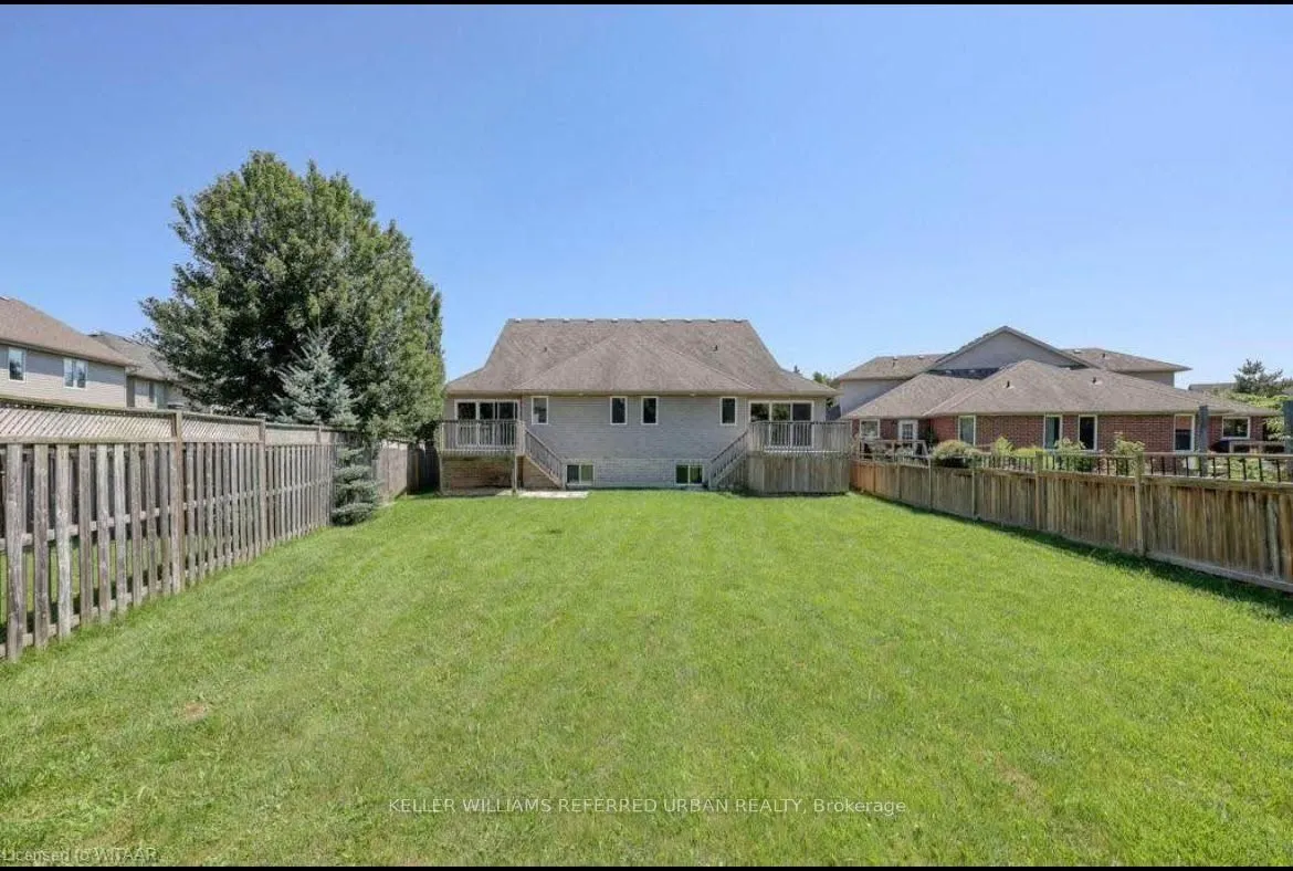 577 Hummingbird Crescent