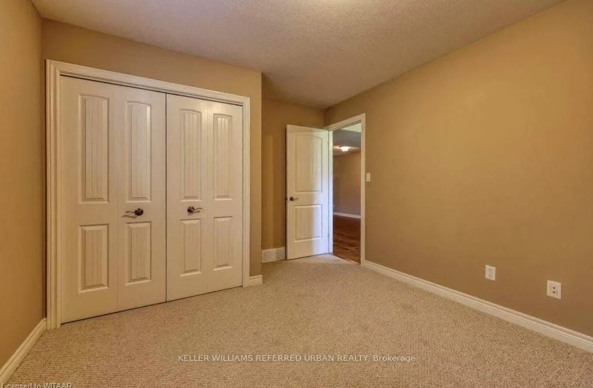 577 Hummingbird Crescent