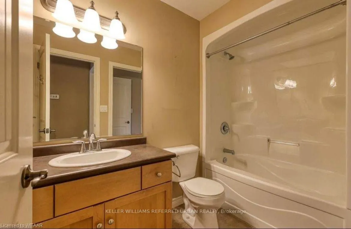 577 Hummingbird Crescent