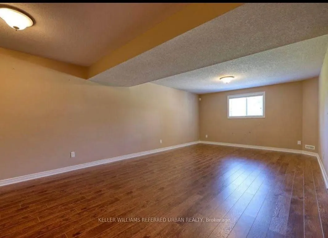 577 Hummingbird Crescent