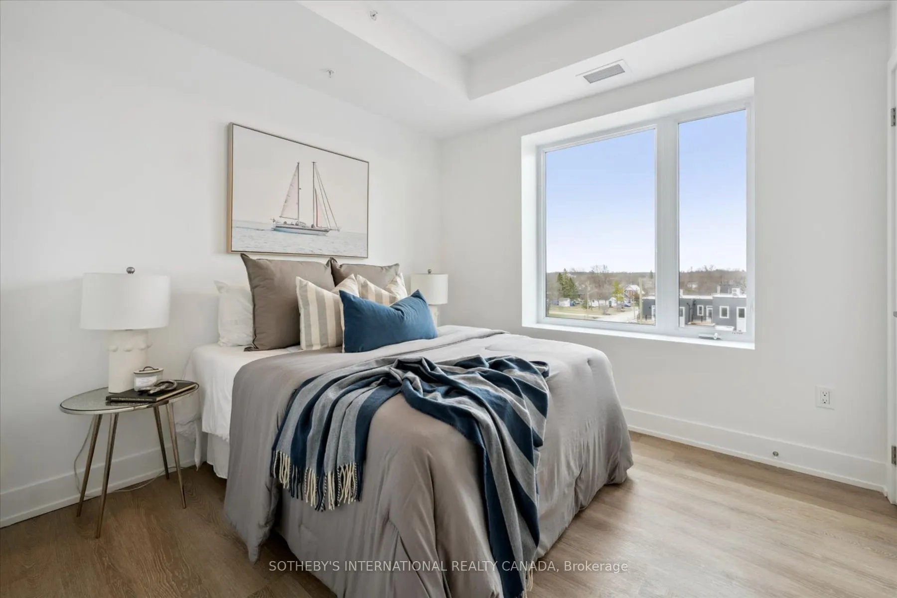 19B West Street N, #201