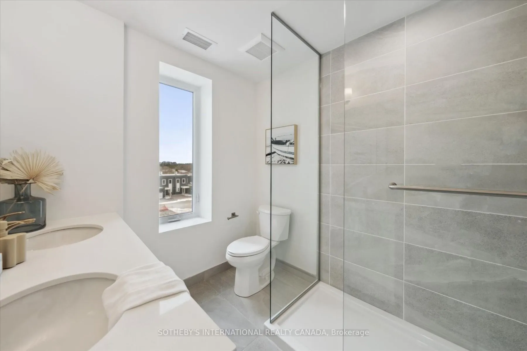 19B West Street N, #201