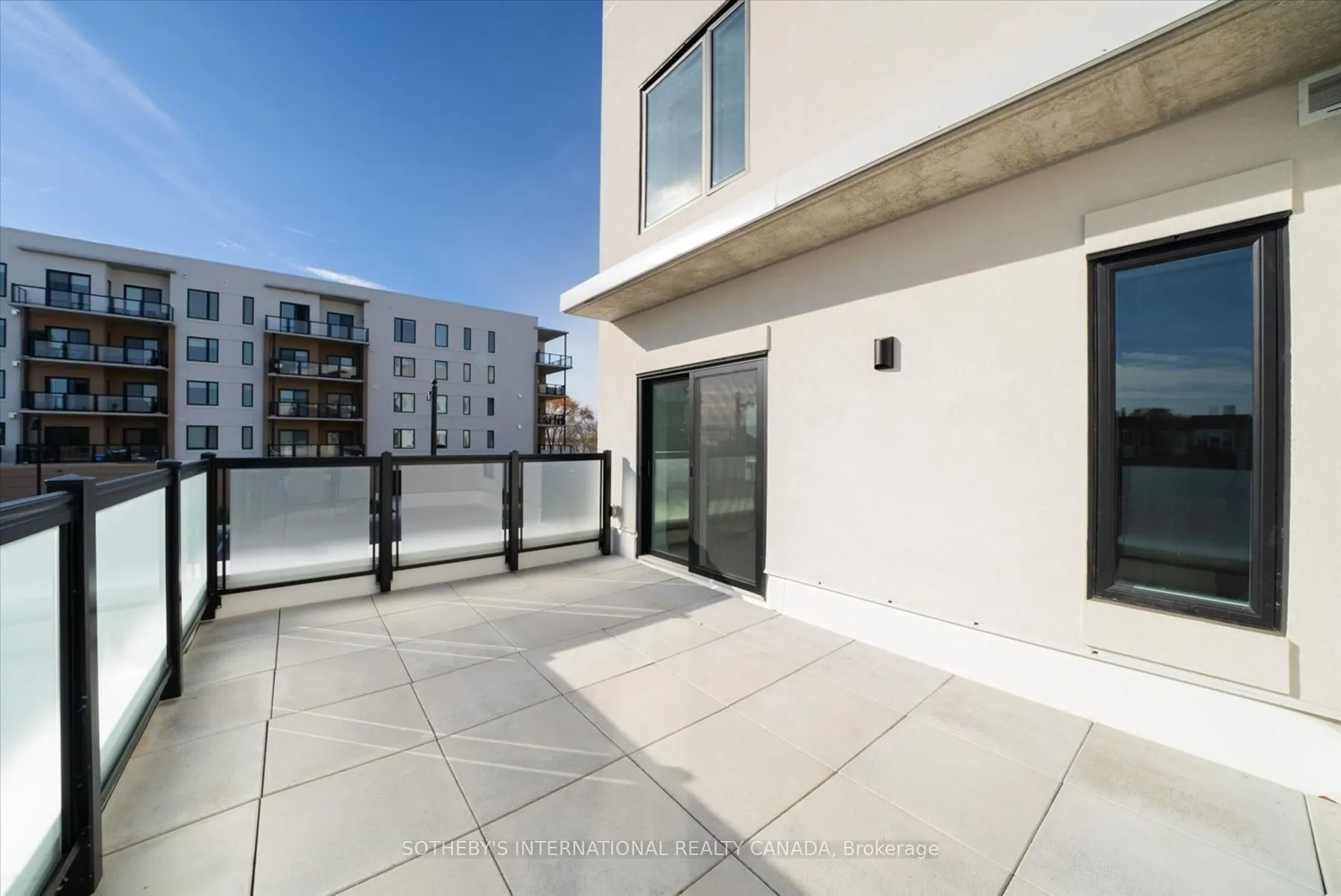 19B West Street N, #201