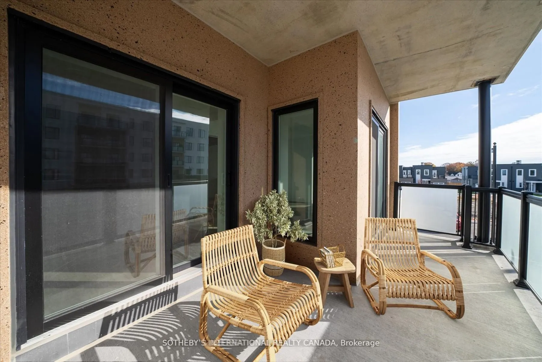 19B West Street N, #201