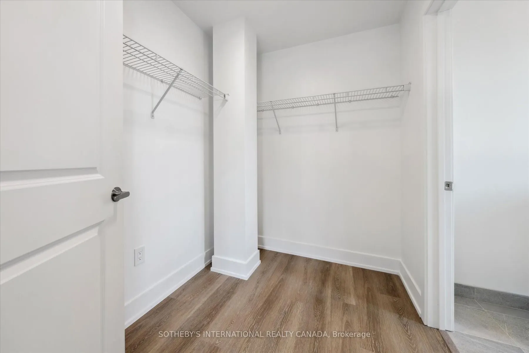 19B West Street N, #201