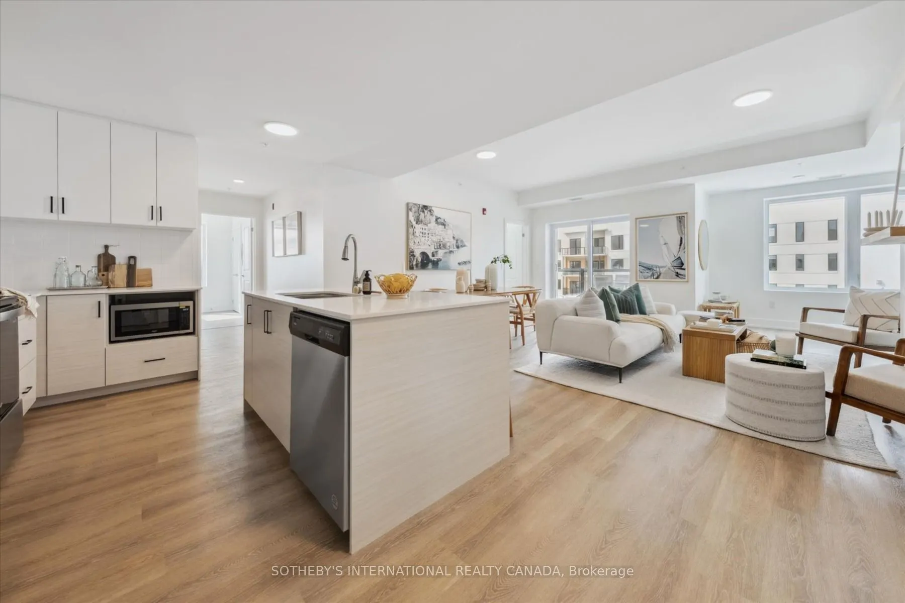 19B West Street N, #201