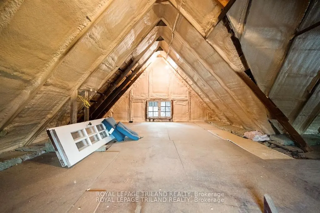 303022 GREY ROAD 15