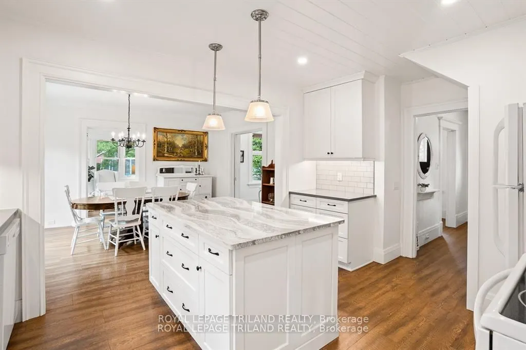 303022 GREY ROAD 15