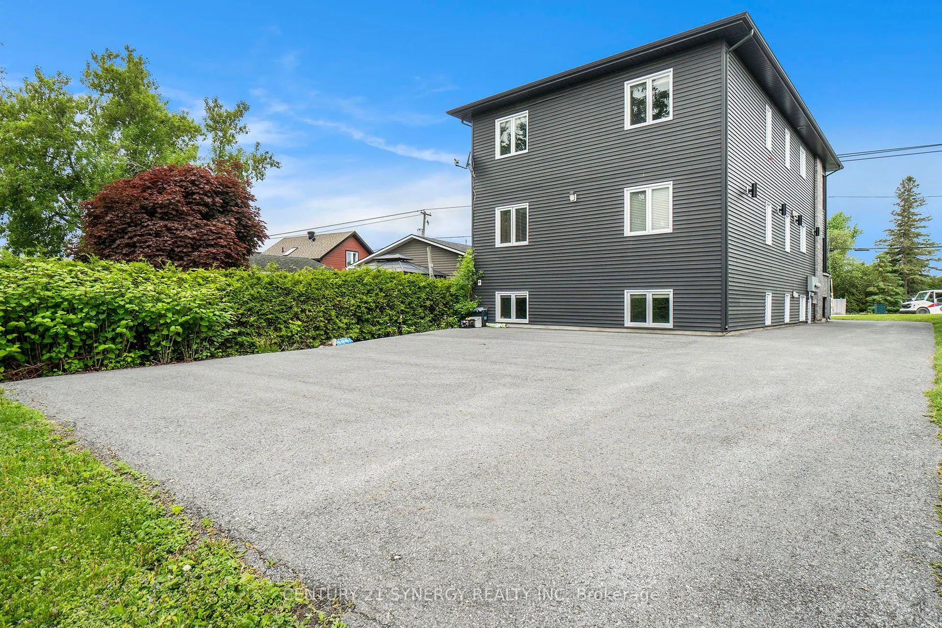 100 Laurier Street