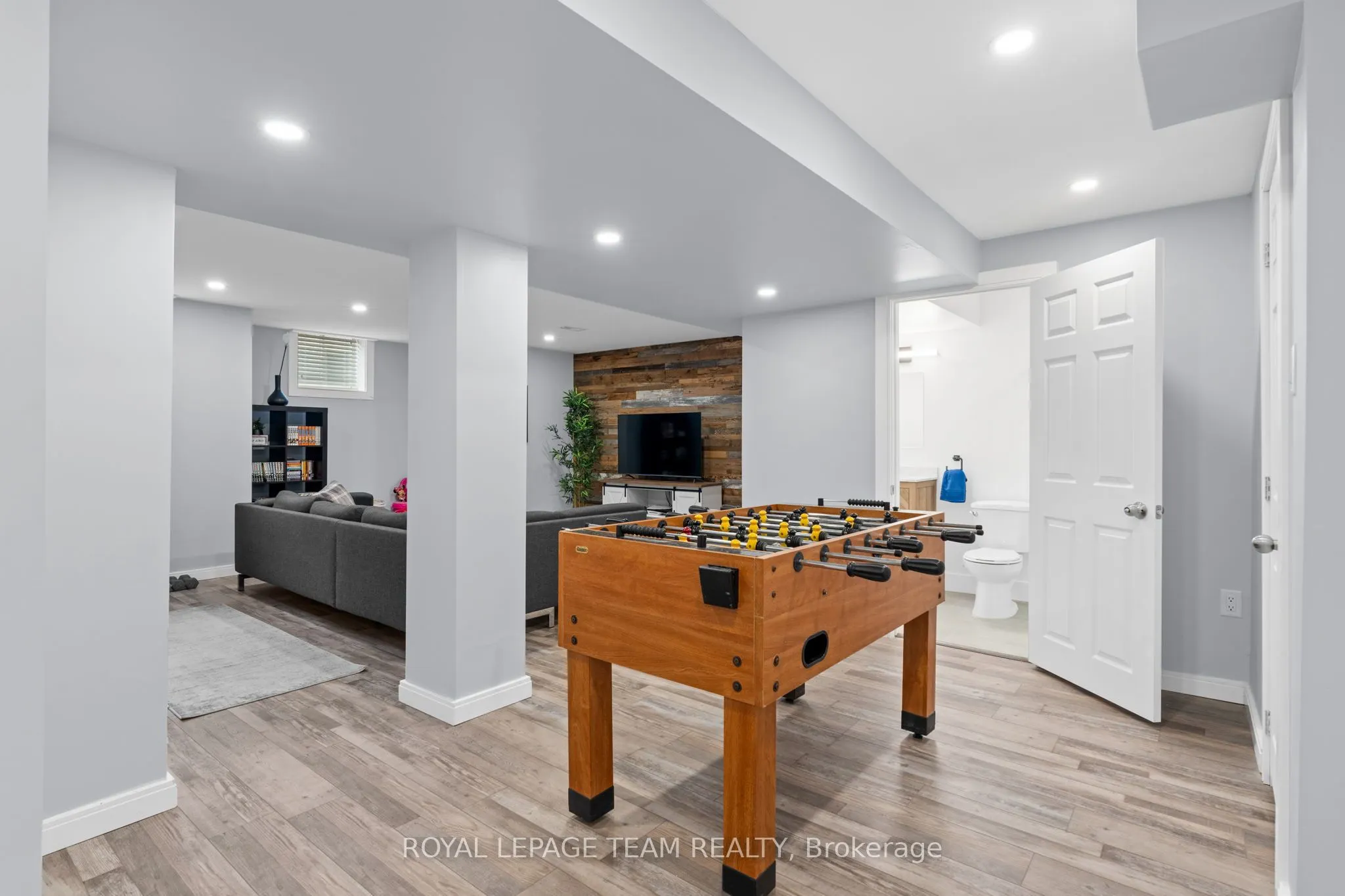 2211 Watercolours Way