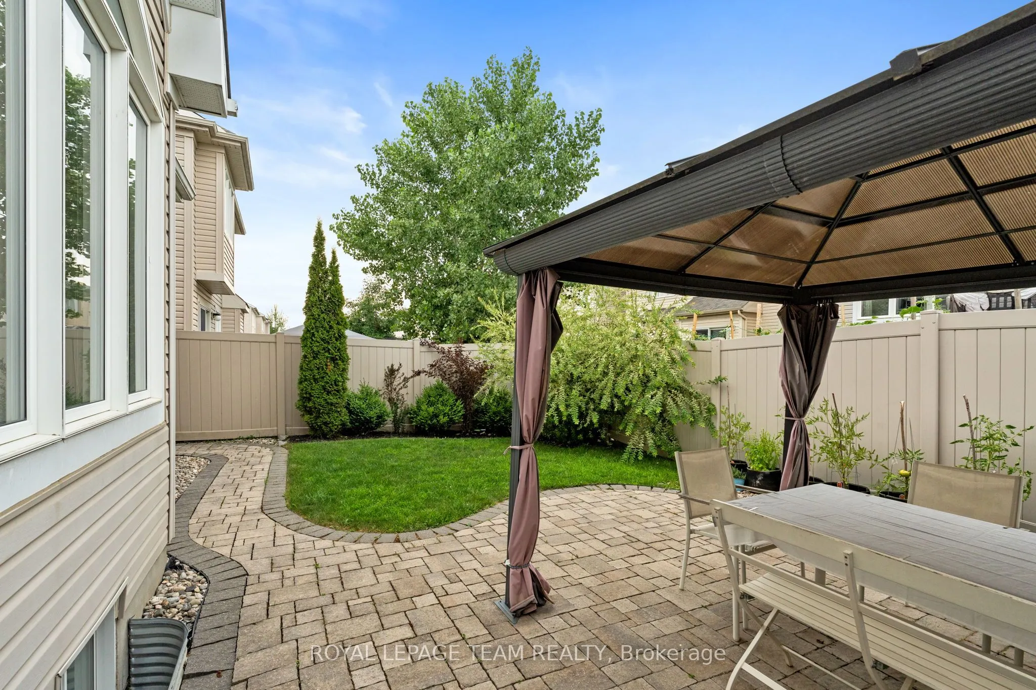 2211 Watercolours Way