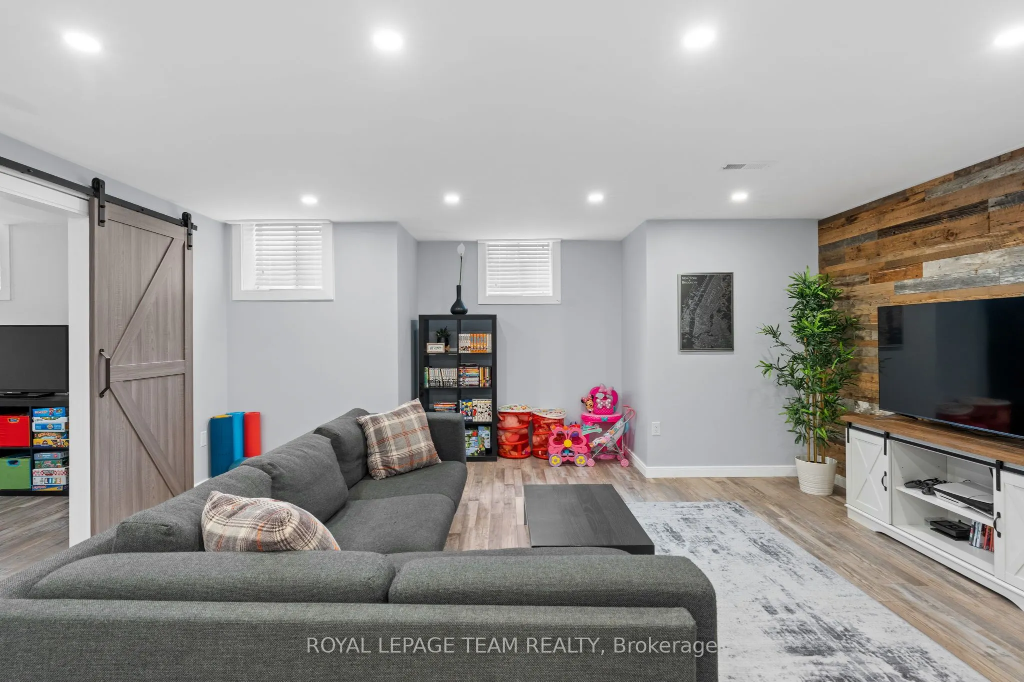 2211 Watercolours Way