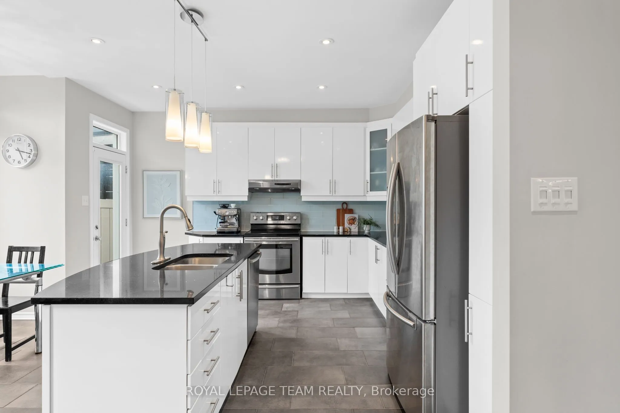 2211 Watercolours Way