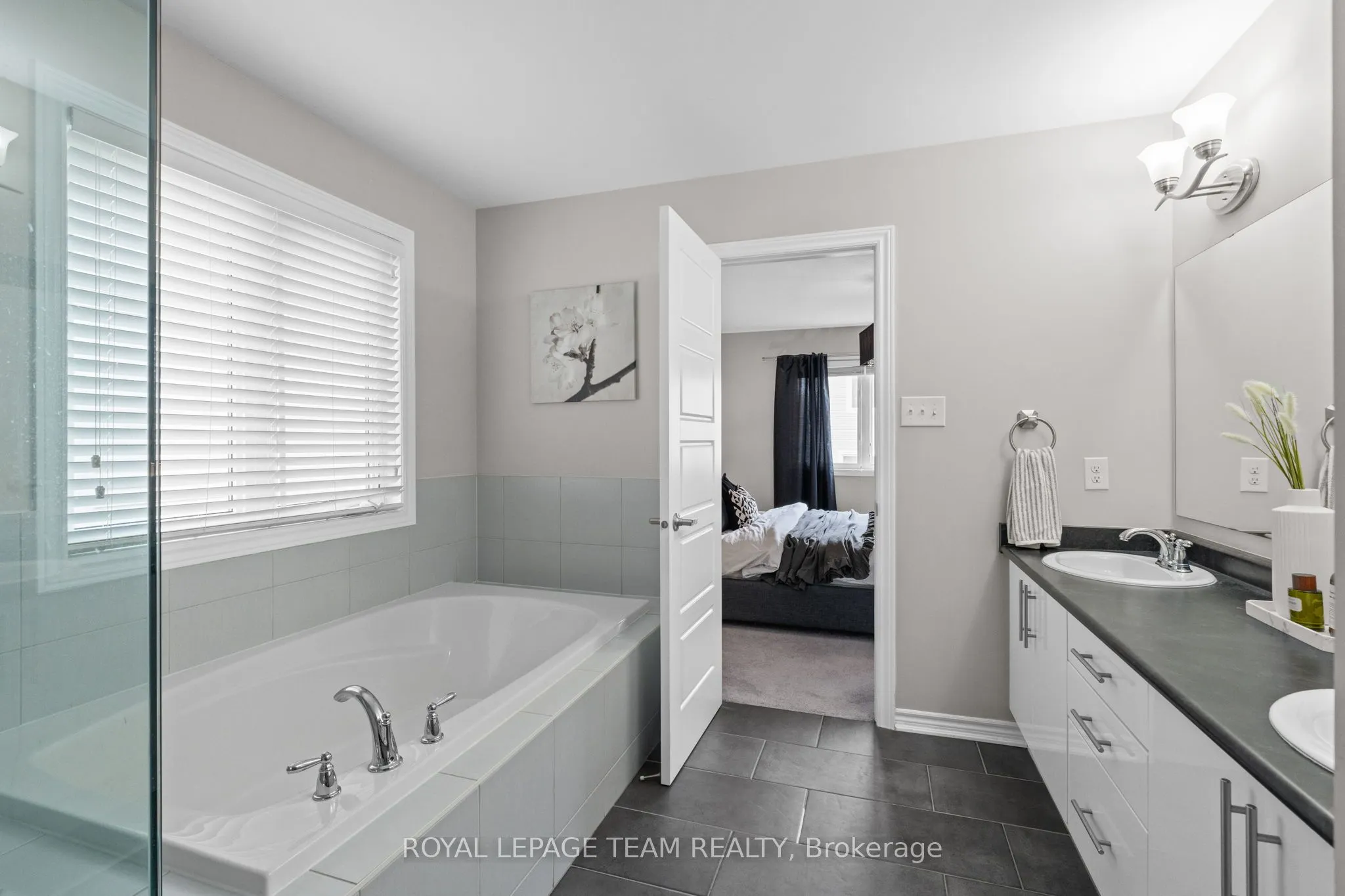 2211 Watercolours Way