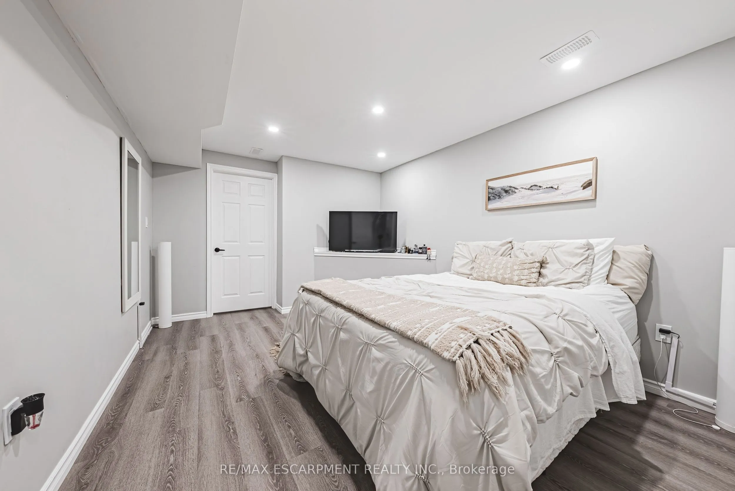 11 McWatters Street