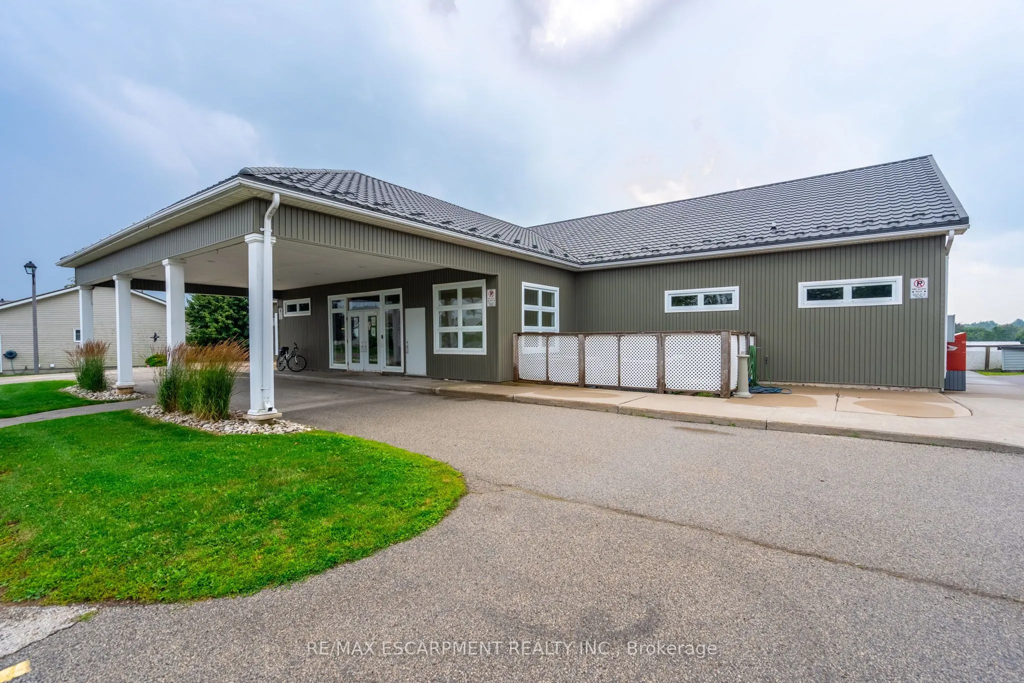 136 GLENARIFF Drive