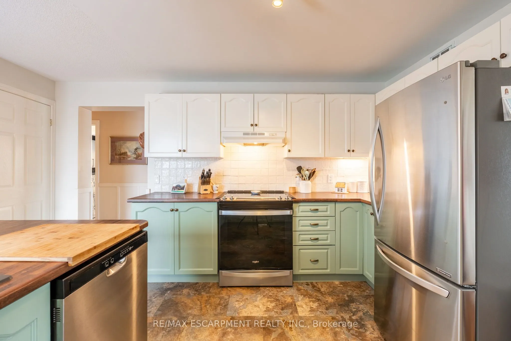 136 GLENARIFF Drive