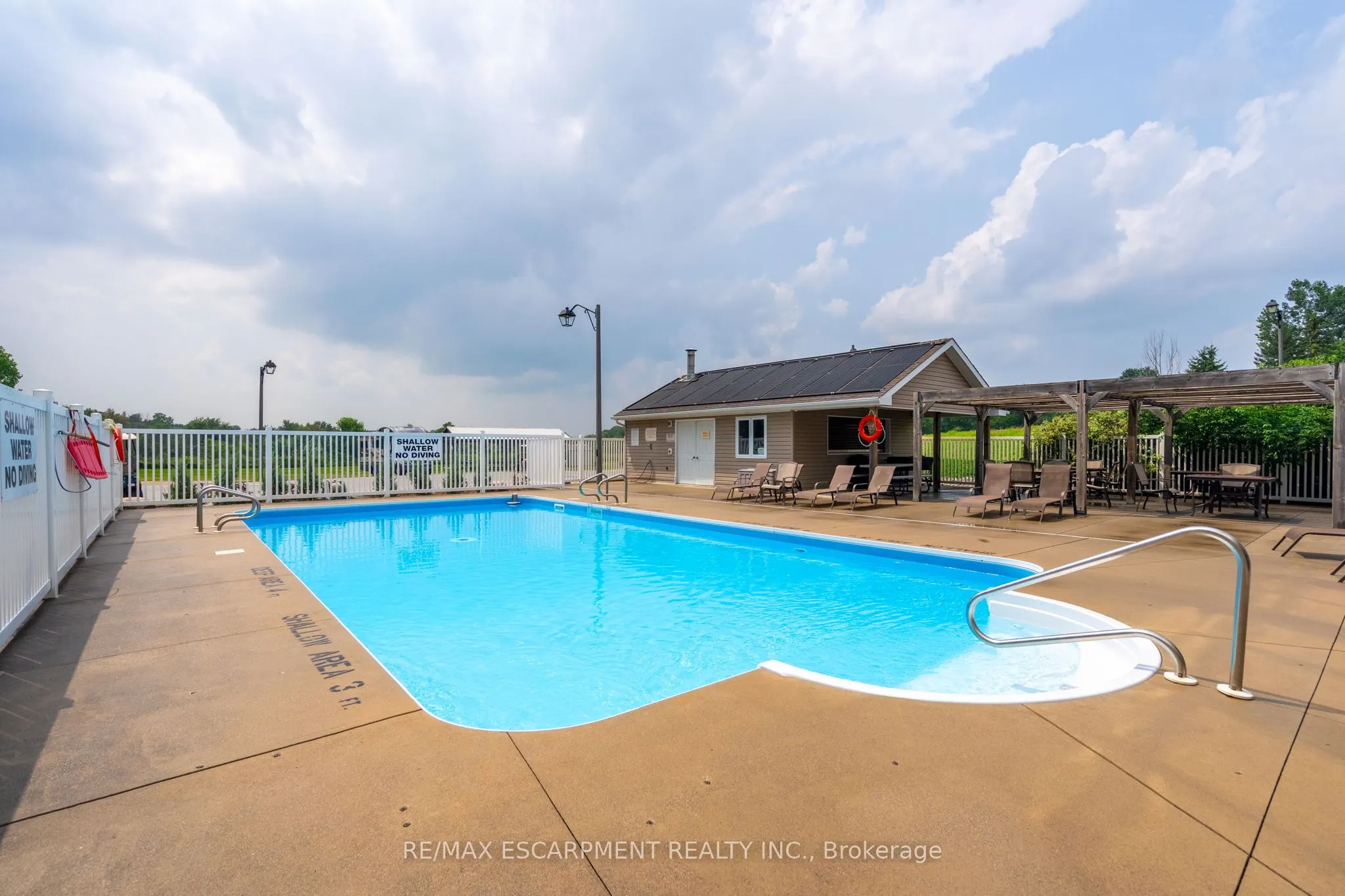 136 GLENARIFF Drive
