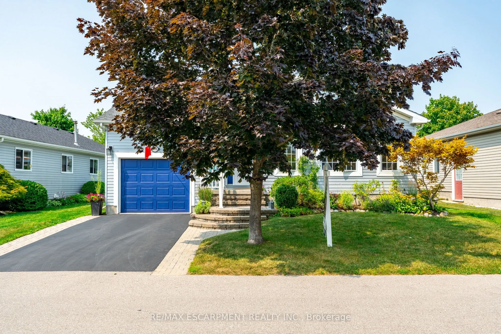 136 GLENARIFF Drive
